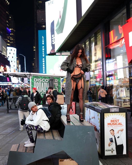 NYC moment 📸@sdillon_photo https://t.co/udTYuRoBTu<a class="tags" target="_blank" title="On Twitter" href="/?out=eyJ0eXAiOiJKV1QiLCJhbGciOiJIUzUxMiJ9.eyJpYXQiOjE3MjE1NDIyNjQsImlzcyI6InR3cG9ybnN0YXJzLmNvbSIsIm5iZiI6MTcyMTU0MjI2NCwiZXhwIjoxNzUzMDc4MjY0LCJyZWRpcmVjdF91cmwiOiJodHRwczovL3R3aXR0ZXIuY29tL3NkaWxsb25fcGhvdG8ifQ.2c5H3MkEE0QHuUoXuFl75OFByzXk-TIiwrdw862kjJDhKOyrWFlPY8bVUMC1zyzj0ZG3JmxhL1WtVPRqtuwUvQ">@sdillon_photo</a>