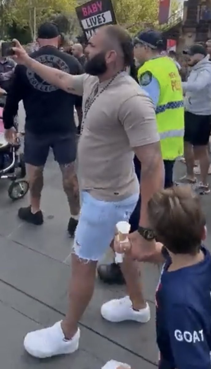 Raves 🖤💛❤️ tweet media