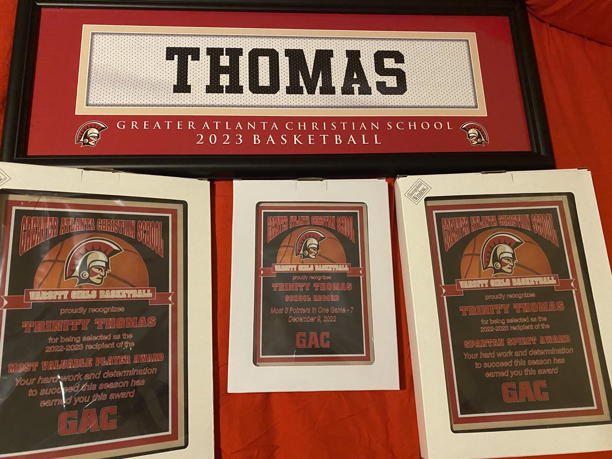 Although winning these awards were amazing accolades, I couldn’t help but be more proud of the fact all my teammates described me as an amazing leader. No matter the wins and losses , when you’ve accomplished that what else can you ask for ?♥️ #24out