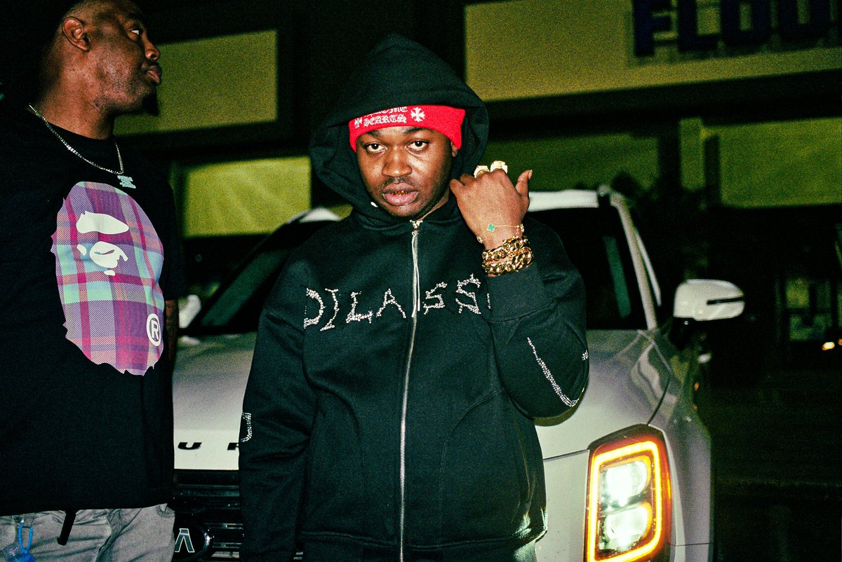 goodwithsub's tweet photo. WIZ IN SOME @DILASSOSHOP https://t.co/Ivm2XksdM2
