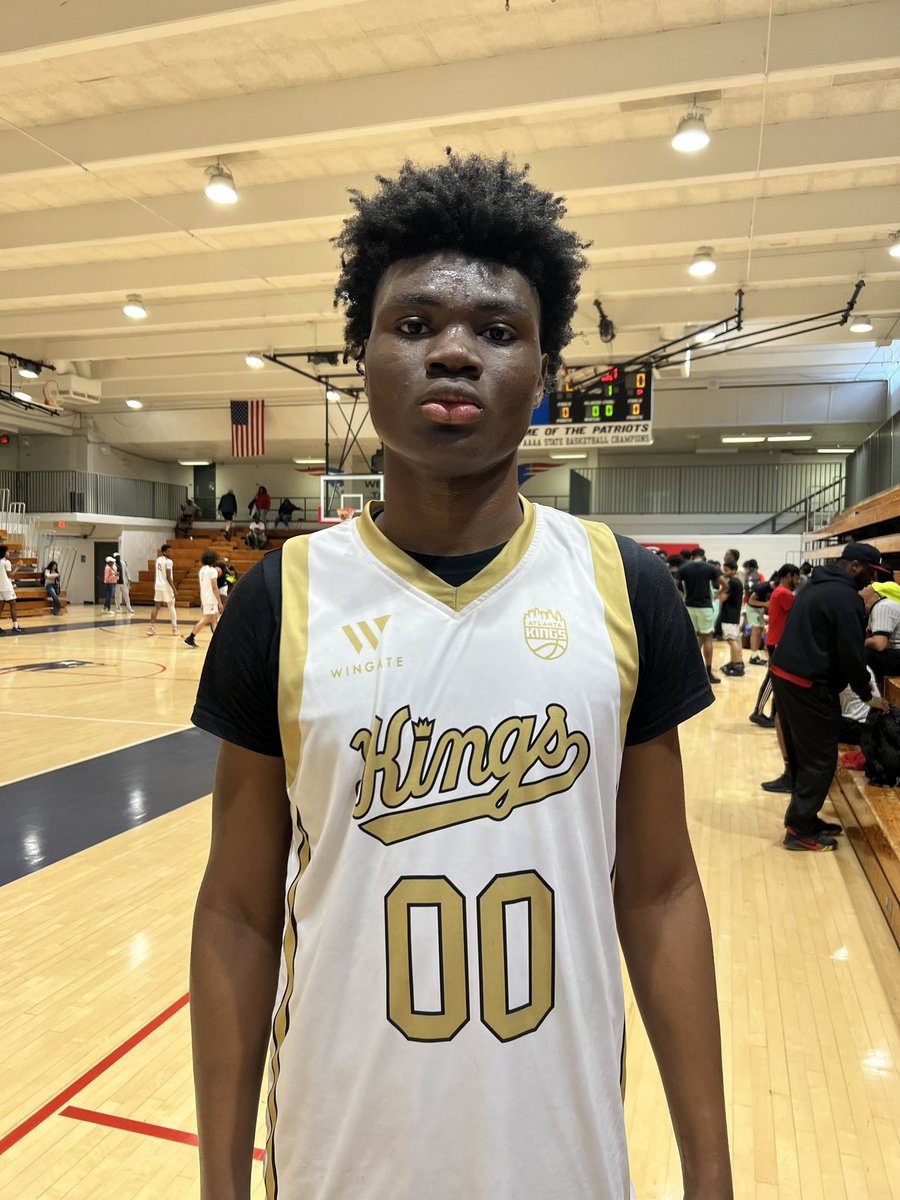 BucketReel's tweet photo. Javonte Floyd
6’7” C (2027)
Atlanta Kings (GA)
A true big man with soft hands & intangibles. Stood his ground defensively & came away with several blocks. He rebounds the ball well, especially on the offensive glass. Finishes quickly around the basket.
#NGSHoops https://t.co/y9EH9v4PRk