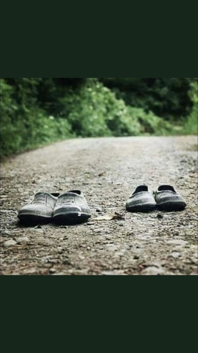 Kadim zamanlarda ayakkabıcılar ayakkabıya dikiş atarken ayakkabı ile konuşurmuş;
“Seni giyen yanlış yere gitmesin, seni giyenin yolu nefsinden uzak düşsün,
Seni giyen hayra  yürüsün….”derlermiş. 

Sözler Duâ gibidir 🌿
YA HAYIR SÖYLE YA DA SUS!!🌿