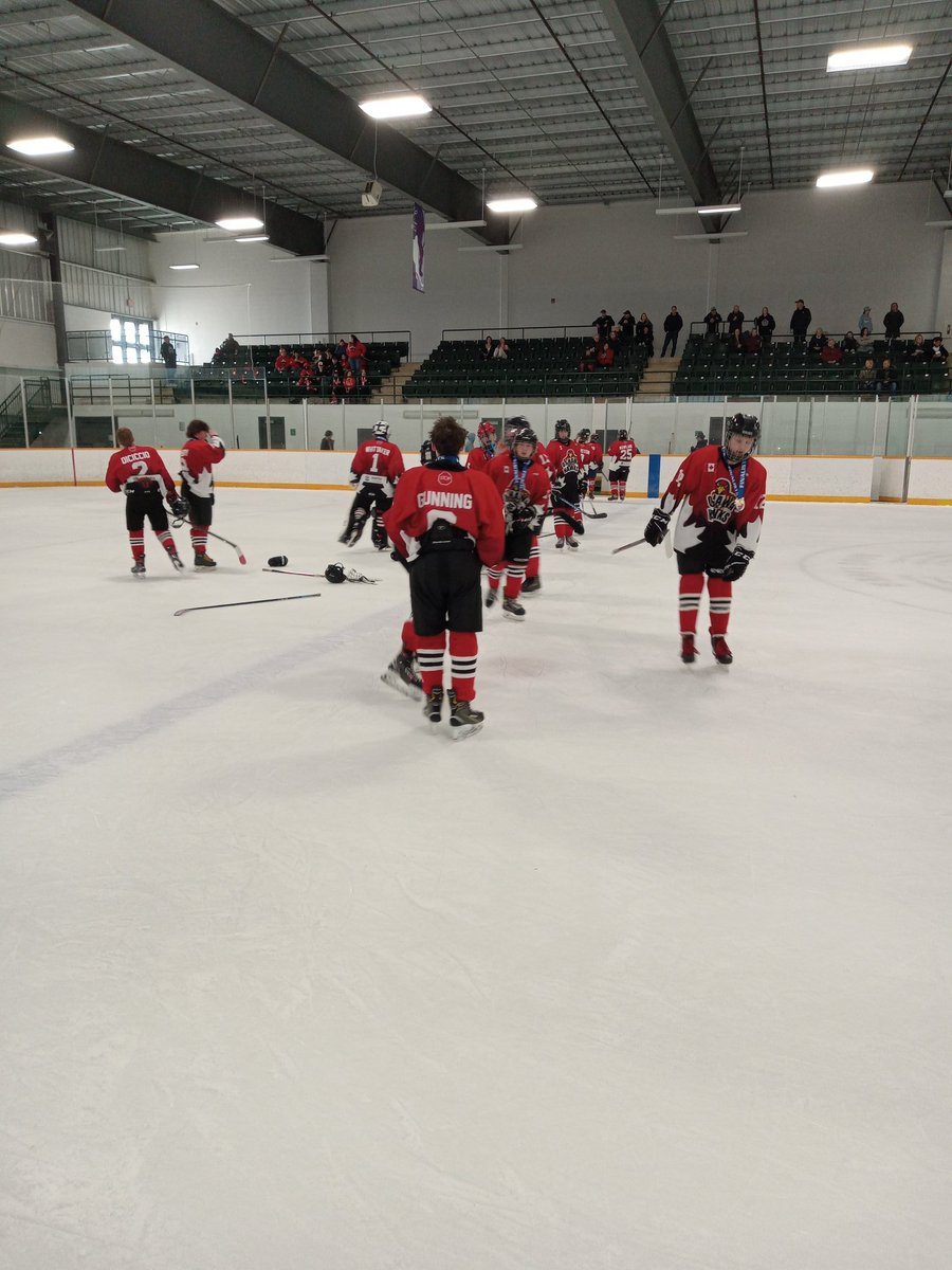 Droc75's tweet photo. Tourney weekend 2 of 3 in a row ends with a disappointing loss for these @OCHL1 Hawks in theU16 finals in the Peggy Hill Select Showcase, but boy they had a heck of a weekend. Next up - the Year Ender Bender https://t.co/c99gnb2mbl