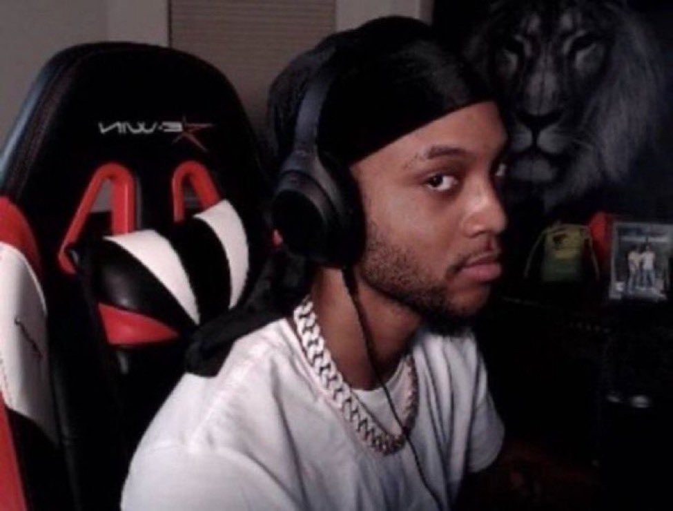 <a href="/riyanstinks/">Ri</a>