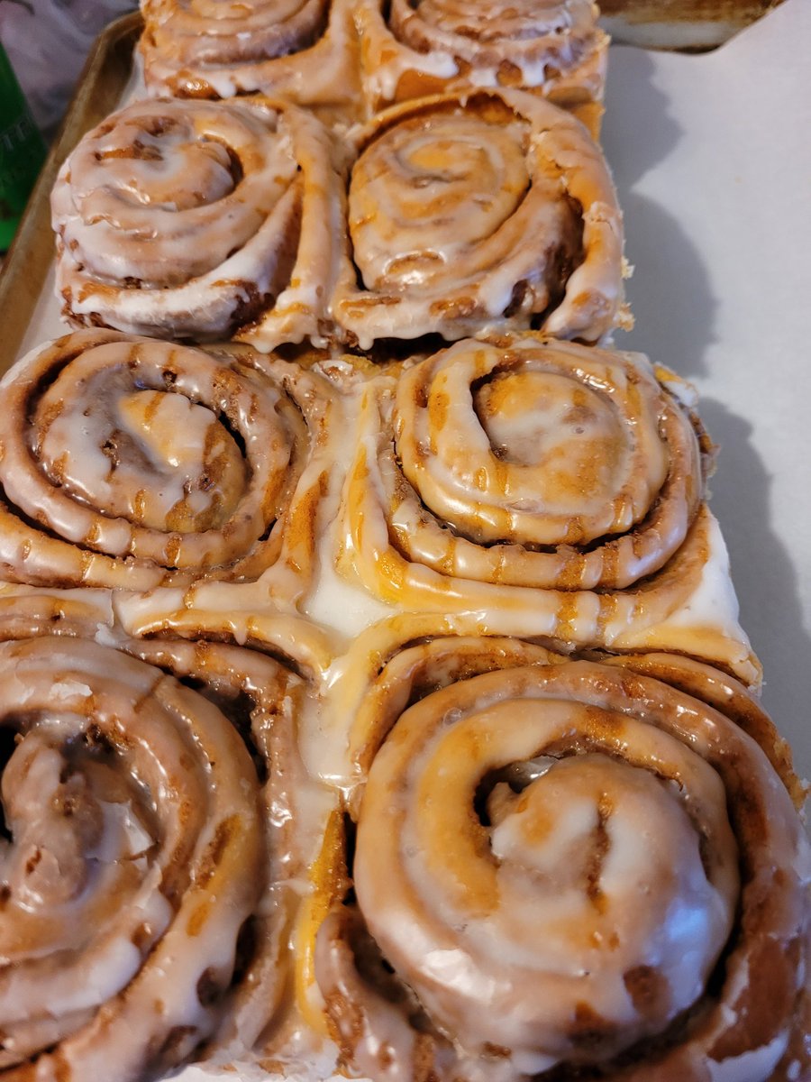 Colleenny8899's tweet photo. These cinnamon buns are HUGE come get some at https://t.co/zwnetYAxZw https://t.co/GUUGMEah0j