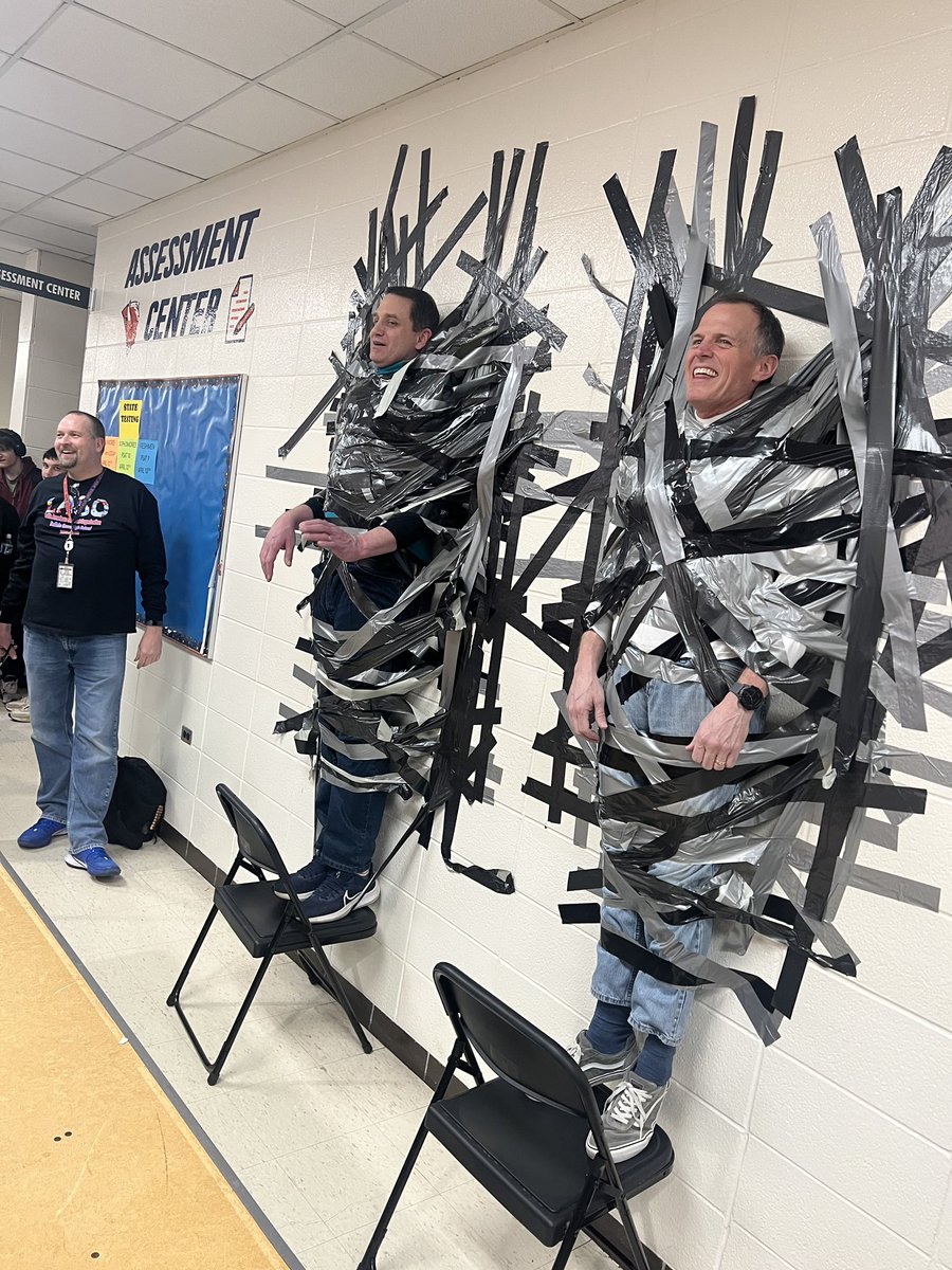 Thank you so much for everyone participating in our Wardle and Bellof on the wall!! Big big thank you to <a href="/BGHSPrincipal/">Jeff Wardle</a> and Mr. Bellof for hanging out😉 with us!