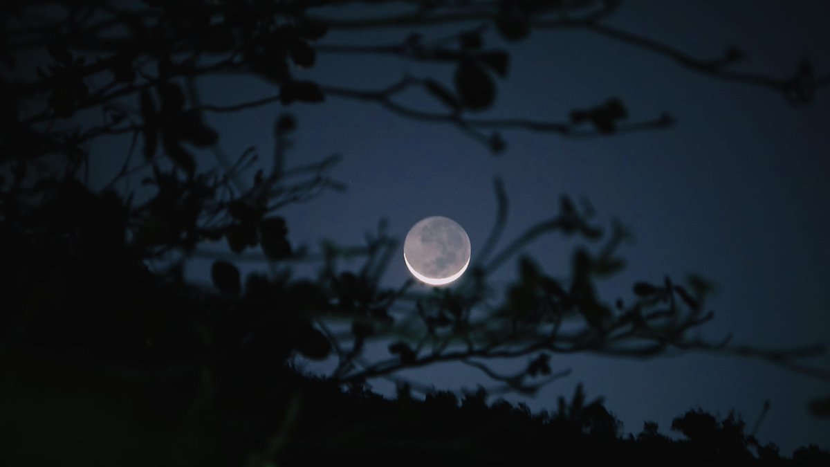 Dapit-hapon 🧡

The skies reflect the different colors of the sunset in Baler, Aurora last Thursday. (Photos courtesy of Josh Querijero Ferreras)
