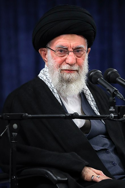 naznyn118's tweet photo. دفع بلا با دعا

حضرت آیت‌الله خامنه‌ای:
🔹یک روایت از حضرت سجاد علیه‌السّلام است که میفرماید: «الدّعاء یدفع البلاء نازل و ما لم ینزل.» هم بلایی که به سوی شما آمده است با دعا دفع میشود و هم بلایی که نیامده است. یعنی اگر دعا نکنید، آن بلا متوجّهٔ شما خواهد شد. https://t.co/WDQfMlP6JZ