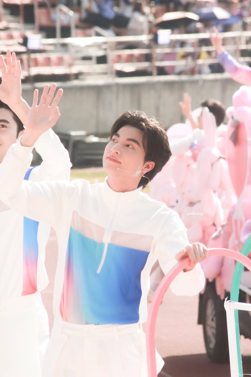 pptchwnzz's tweet photo. แพ้สายตา แพ้รอยยิ้มกลัฟ น่ารักขนาดนี้ไปไหนไม่รอดแล้ว🥹🥹

#53ปีช่อง3ดีต่อใจxGulf
@gulfkanawut #GulfKanawut
#ptchwnxg https://t.co/NpxOjsCImx