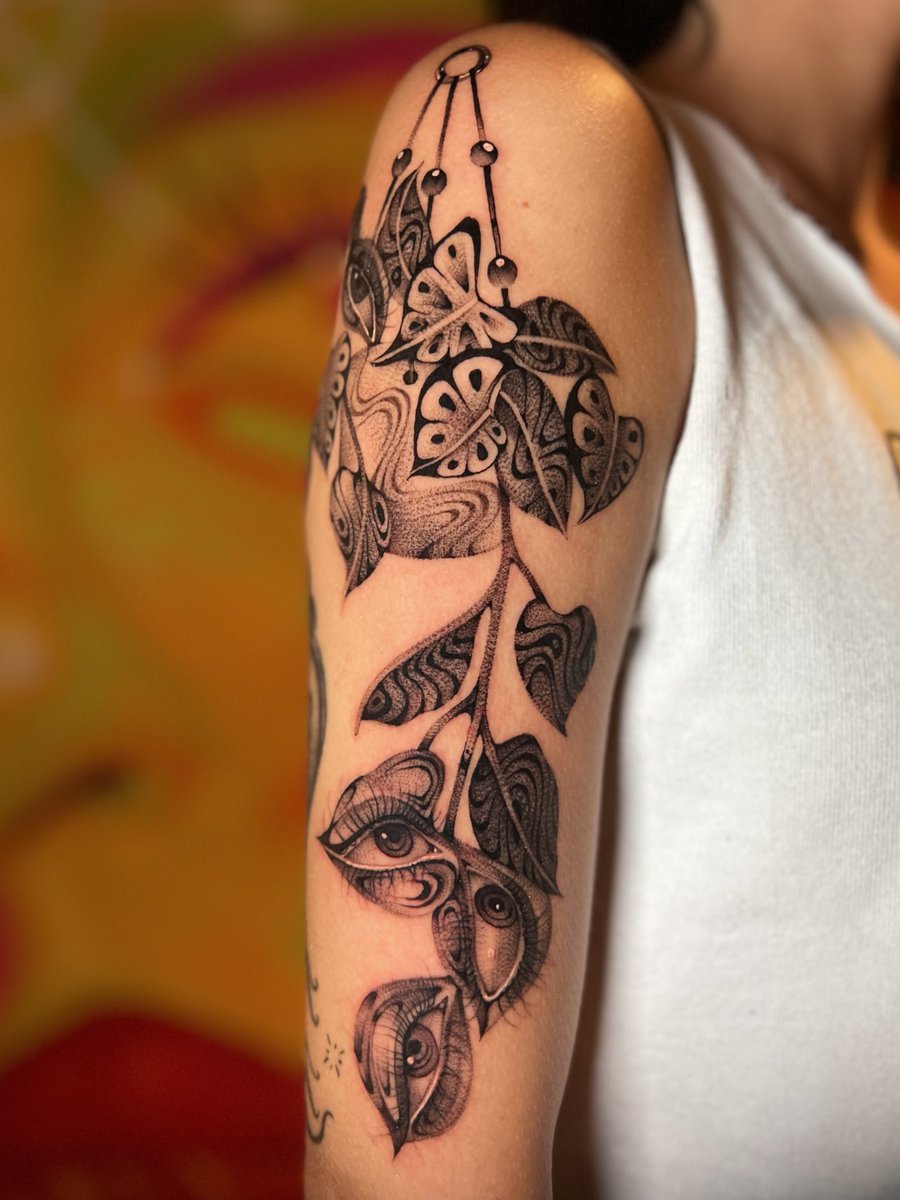 cynnerrr's tweet photo. Pothos plant drapery filler for Melanie thank you for the trust t✨#cynnertattoos https://t.co/X6nxWYDdQG