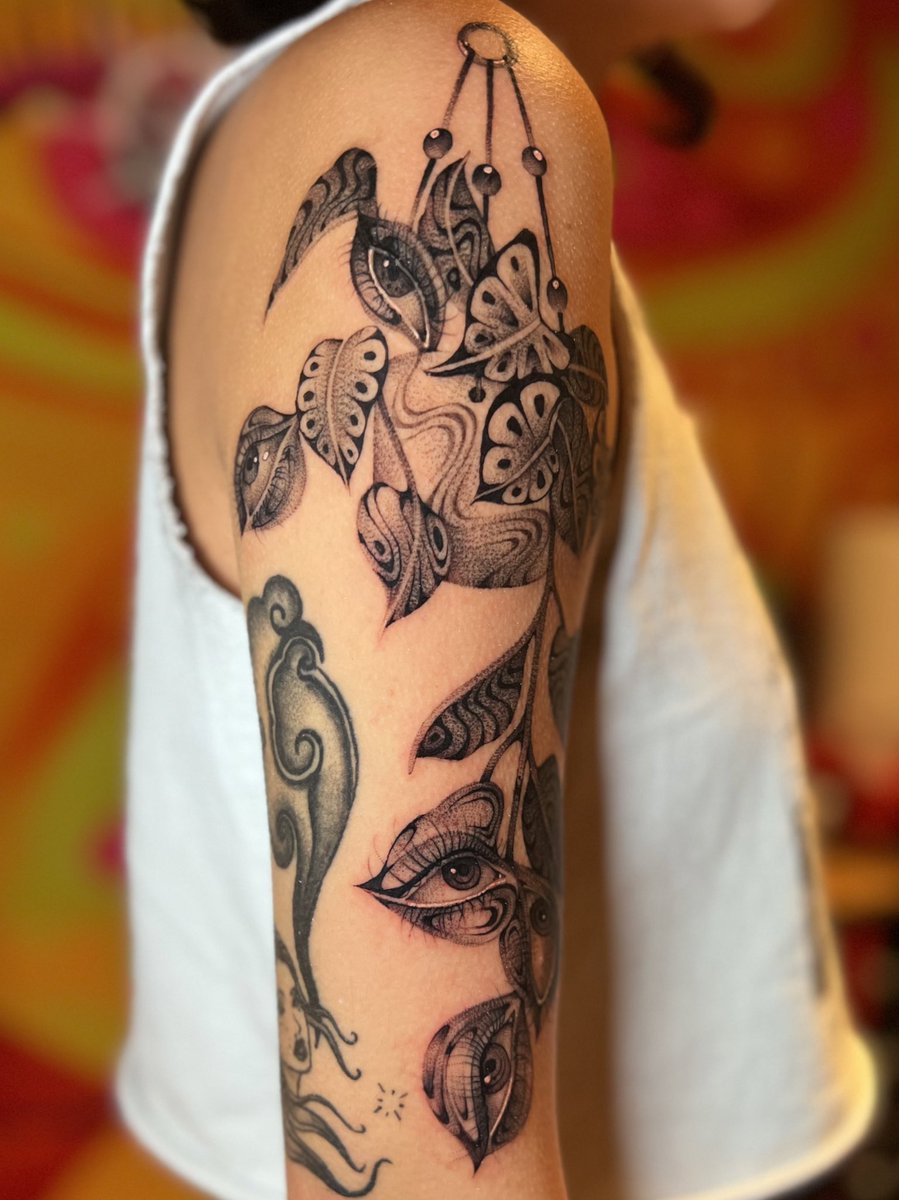 cynnerrr's tweet photo. Pothos plant drapery filler for Melanie thank you for the trust t✨#cynnertattoos https://t.co/X6nxWYDdQG