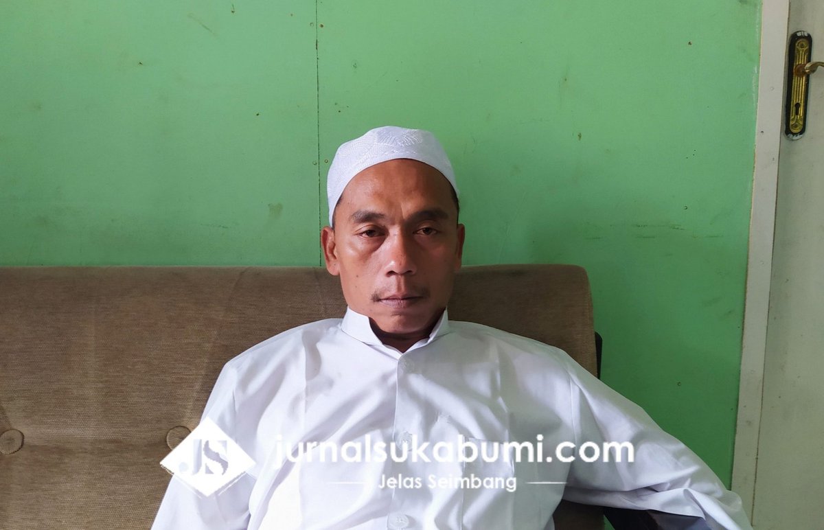 amrudinnejad_'s tweet photo. Setelah namanya viral lewat video yang kontroversial dan membuat suasana seperti ini "gaduh" dengan narasi "Bunuh-membunuh"

Apakah MUI Sukabumi tidak bersikap atas kelakuan Sekretaris Umumnya ini? Atau malah membenarkan? @MUIPusat https://t.co/WPklihuE3u