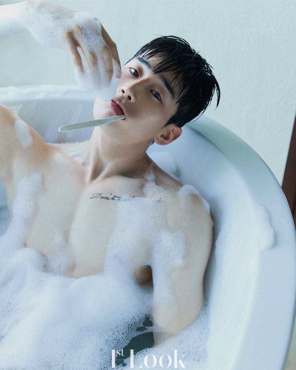 honeyhsw's tweet photo. ถ่ายแบบหลังออกจากกรม มันก็จะแซ่บประมาณนี้แหละ🖤🔥 https://t.co/3494ZB18gm