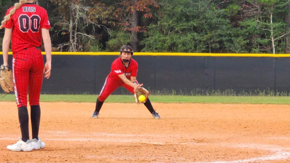 angelboog's tweet photo. Just a girl who has loved softball since she was 4. Keep working and what’s meant to be will be. ❤️❤️❤️ https://t.co/1uj2M20xBj