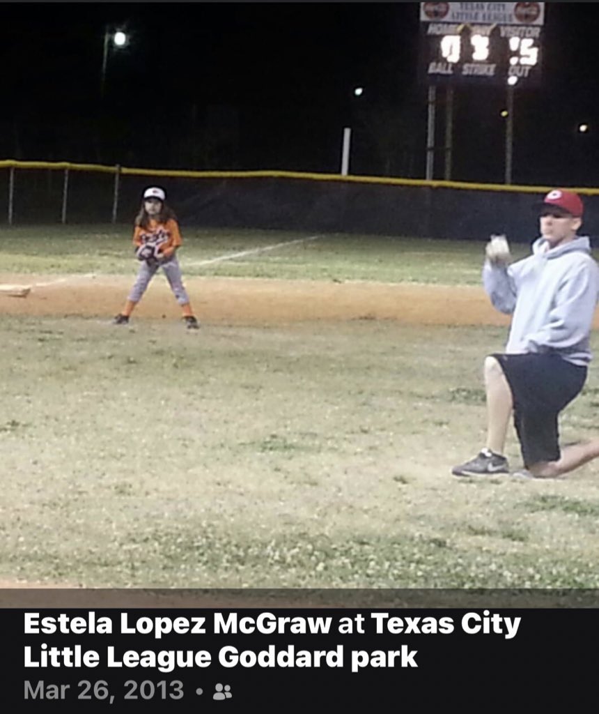 angelboog's tweet photo. Just a girl who has loved softball since she was 4. Keep working and what’s meant to be will be. ❤️❤️❤️ https://t.co/1uj2M20xBj