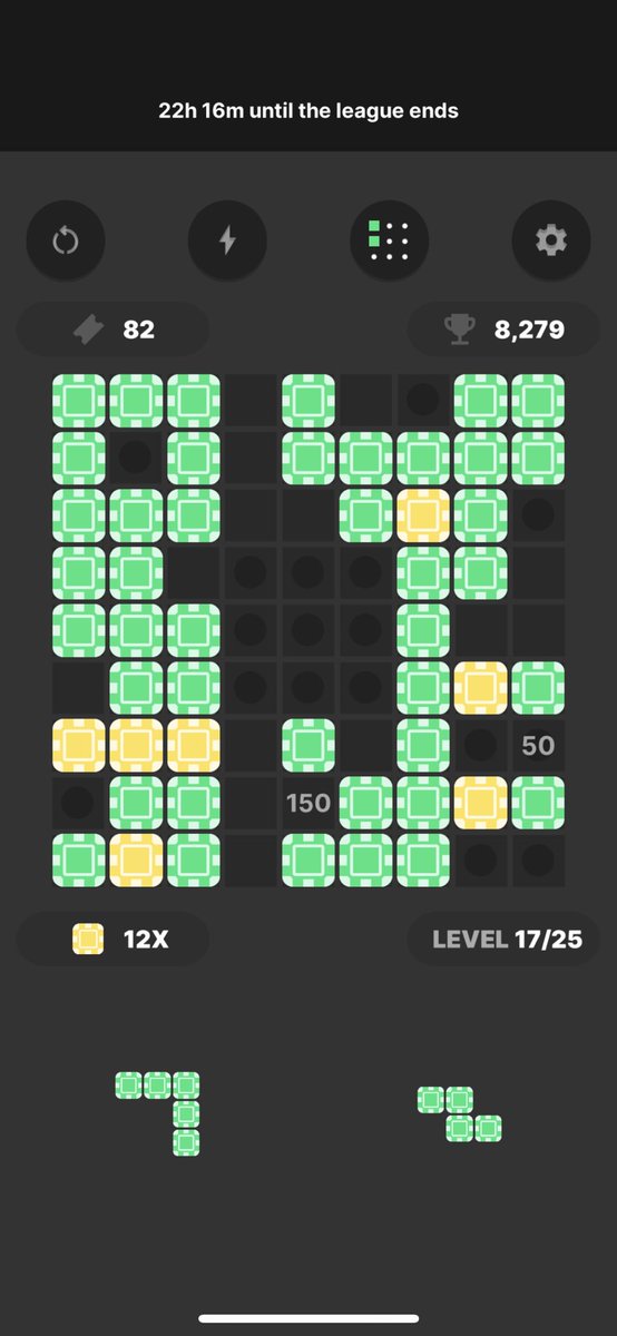 AnyBeeGirl's tweet photo. Here is a situation where only the diagonal piece could fit! And miracle of miracles it cleared the board enough to play the other pieces. @THNDRGAMES #BitcoinBlocks https://t.co/mggLGwRVN3