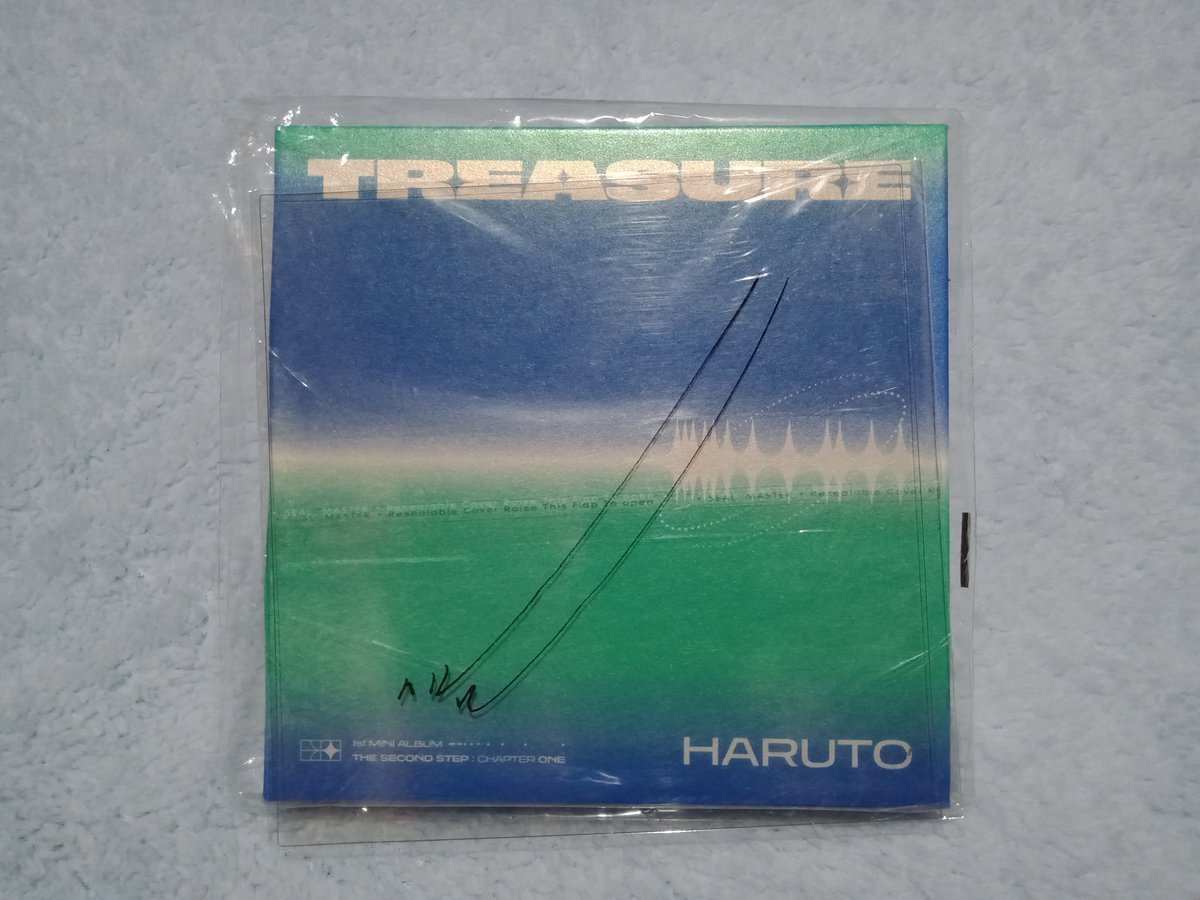 dhena1315's tweet photo. WTS

Treasure - The Second Step: Chapter One

Photobook B Ver (Benefit YG Select) 180k
Digipack Haruto Ver (Benefit Weverse) 115k

Good Condi
Sealed
Tokped Oren

#wts #treasure #albumtreasure https://t.co/pmthYvwTrJ