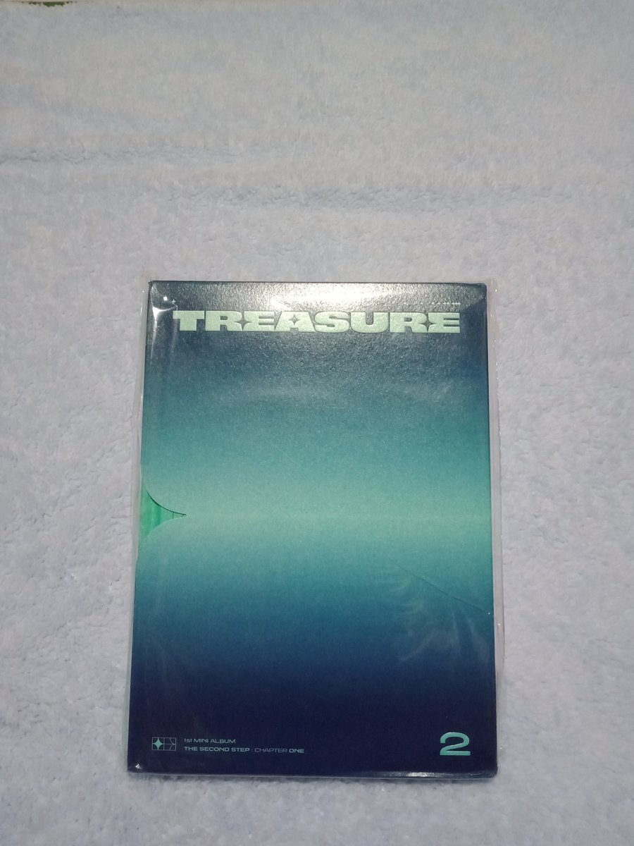 dhena1315's tweet photo. WTS

Treasure - The Second Step: Chapter One

Photobook B Ver (Benefit YG Select) 180k
Digipack Haruto Ver (Benefit Weverse) 115k

Good Condi
Sealed
Tokped Oren

#wts #treasure #albumtreasure https://t.co/pmthYvwTrJ