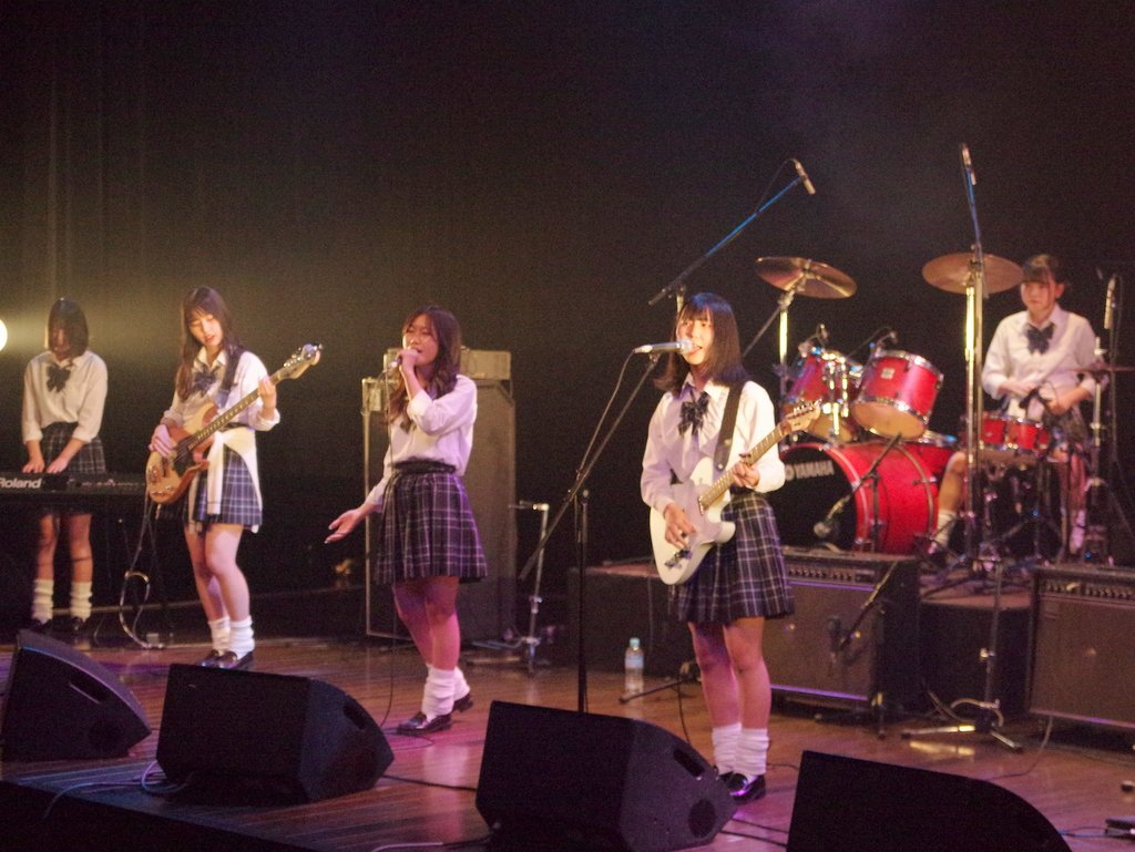 henachyoko_DRUM's tweet photo. 本日はお休み〜!
(呑気なオッサン)
昼から高校生ライブの
お手伝いです!
(画像は昨年のもの)
#岡崎市
#リブラ
#リブライブ
#高校生ライブ
#liblive https://t.co/7xXLunFaSb