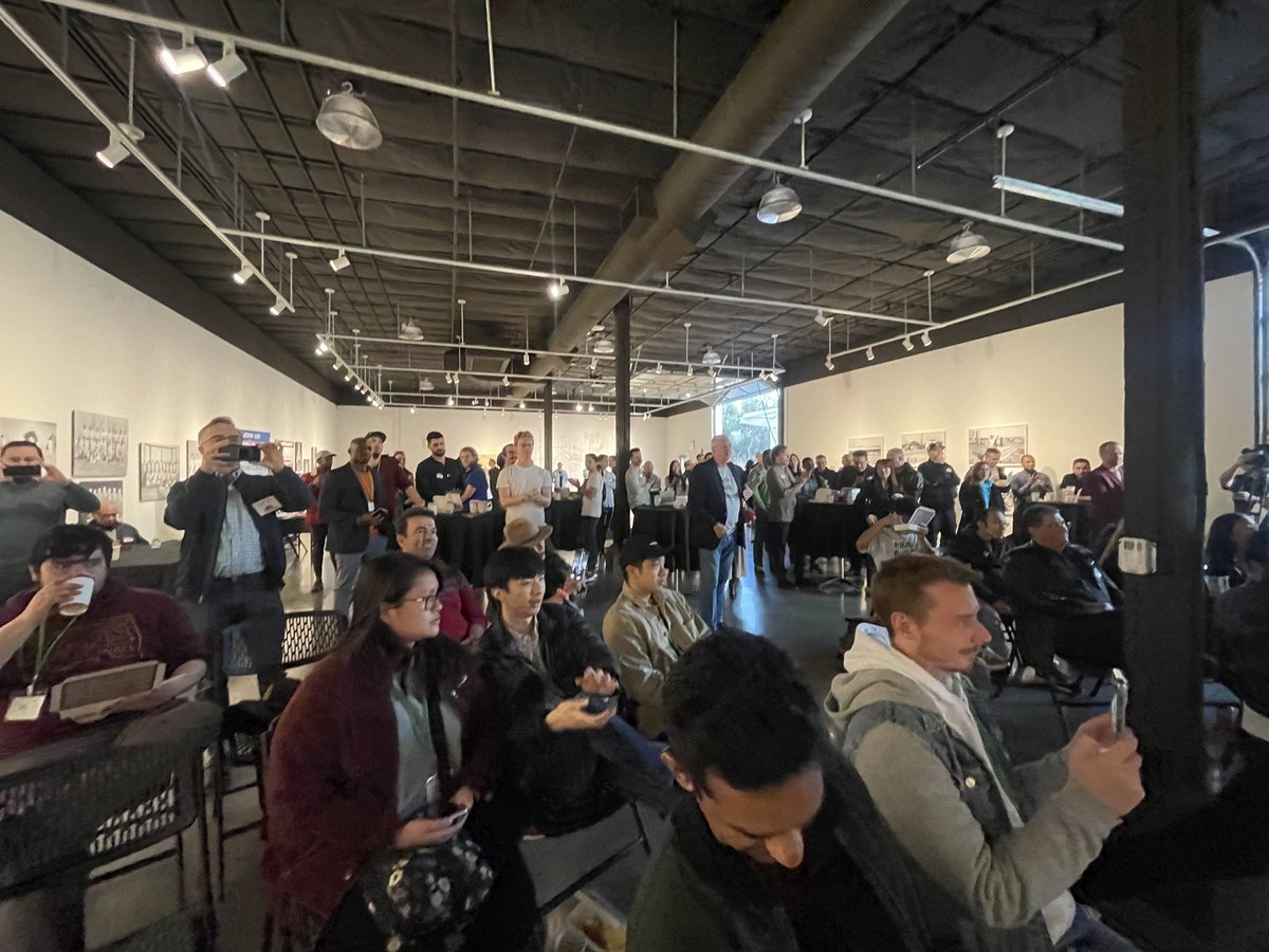 RaymondxFu's tweet image. #irvinetechweek closing party kicking off with Melinda Kim and Irvine Vice Mayor @tammykimOC and @ryanfoland 
at Irvine Great Park Hanger 280.