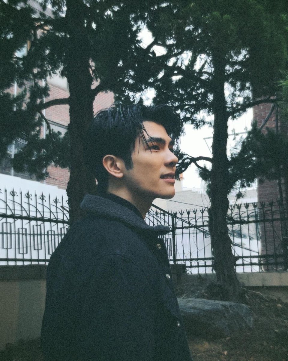 🌹RETWEET AND QUOTE TWEET to reach 2K before day ends of 27.03🌹

Let’s vote for <a href="/milephakphum/">mile phakphum</a> 
We need 2K retweet for 6000 tickets

🔗 starlightawards.asia/vote

I vote #MilePhakphum  for 2023  The Most Beautiful Y-Series Actors 

#STARLIGHTAWARDS 
#STARLIGHT2023XMilePhakphum