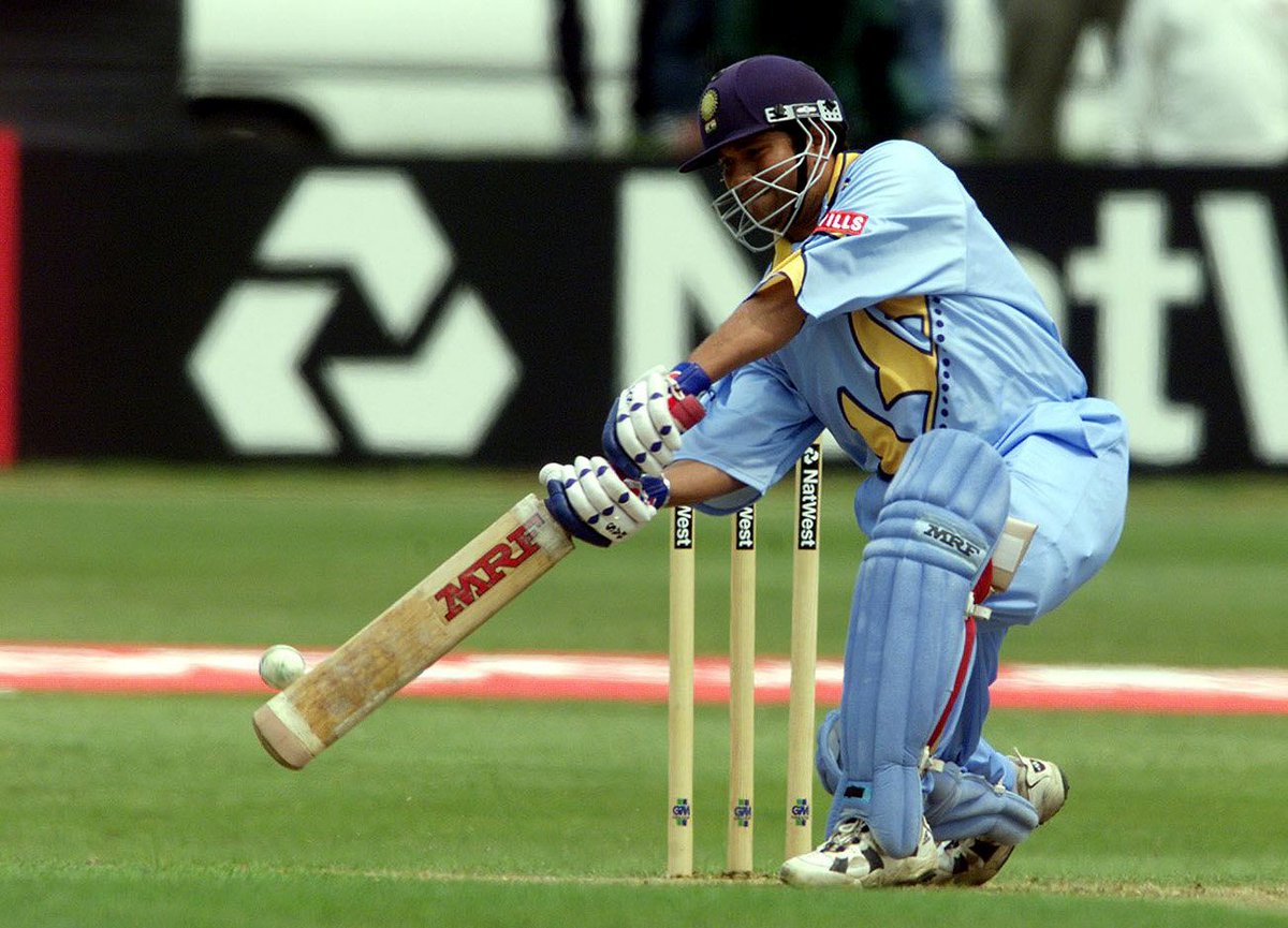 #OnThisDay1994
Master moved up the order in Auckland.

@sachin_rt was class apart from his contemporaries due to beast performances in ODI.

Navjot Sidhu had stiff back & didn't play match.
Turning point of Sachin's career 1st time opened & never turned back.

#CricketTwitter