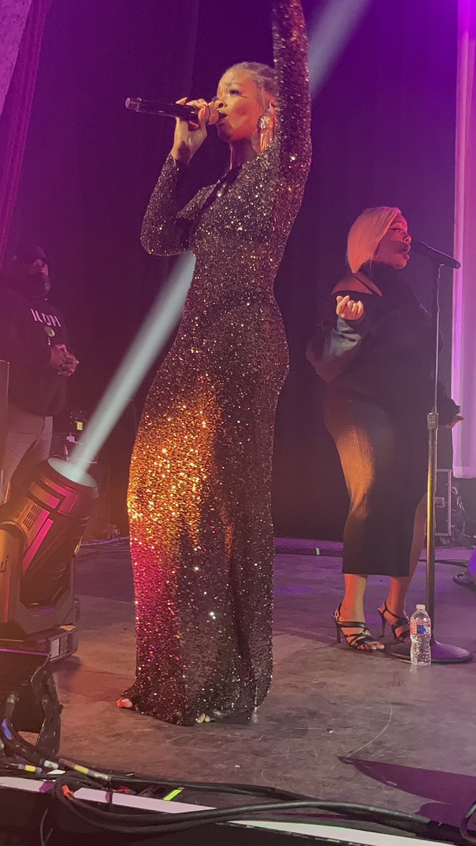 go_DIVAH's tweet photo. @AriLennox Happy MF Birthday beautiful. I’m so glad we got to see you in San Antonio it was most definitely a vibe. And you said I was beautiful 🥹💛 Wishing you many more 🥳🥳 https://t.co/2maRzpyePP