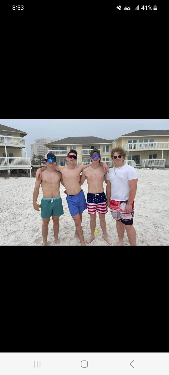 RogersBBteam's tweet photo. Beach fun before our 2 Double Headers against 2 teams from Florida! https://t.co/eTCctQRRPE