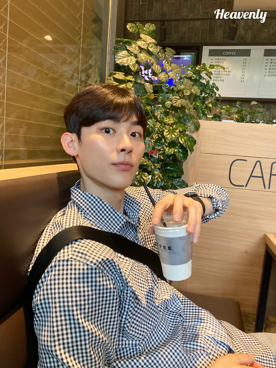 heavenly_pick's tweet photo. 🚨헤븐리 신작🚨
【우리 연애 시뮬레이션】 

플레이어님! 주문하신 기태완에
하트샷 추가 나왔습니다 ❤️

🦊🐰 <우연시 절찬 공개중!)
https://t.co/ZFA1q6OqPl

#우리연애시뮬레이션 #Ourdatingsim #이승규 #이종혁 https://t.co/xavVMbYcOf