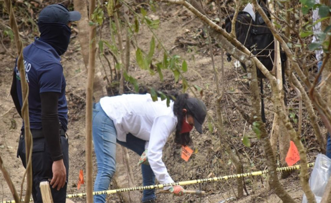 VoxPopuliNoti's tweet image. En #México se han encontrado 2 mil 710 fosas #clandestinas
De acuerdo con la plataforma publicada por la Comisión Nacional de Búsqueda (CNB), de la Secretaría de Gobernación (SEGOB), Veracruz y Colima son los estados con mayor registro voxpopulinoticias.com.mx/2023/03/en-mex…