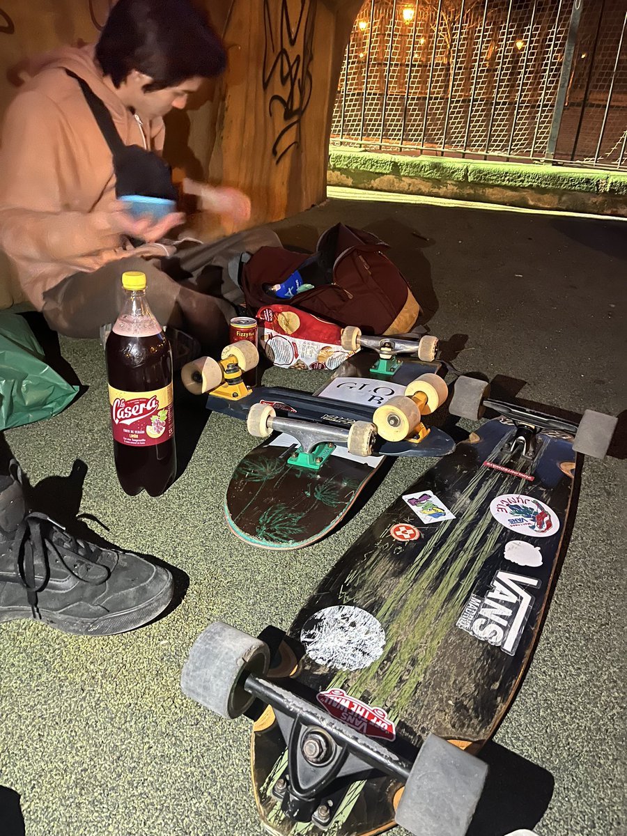 FakedThunder tweet media