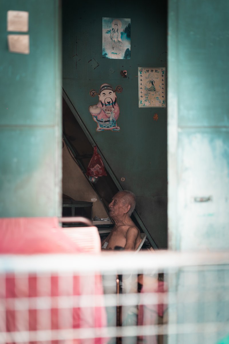 Al__Mills's tweet photo. GM From the streets of Penang here in Malaysia 
#penang #malaysia #streetphotography https://t.co/mpZJo0hoLy