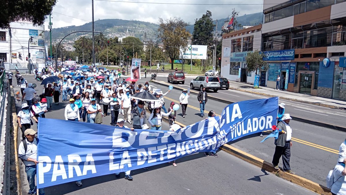 Amparo_Medina's tweet photo. #CaminataElAmorEnMovimiento un espacio para defender la vida del niño x nacer, xq unidos debemos parar el negocio del aborto!! 💪🏼💙

25 de marzo Día del niño x nacer 🌷

#SalvemosLas2Vidas https://t.co/wcWHg6G0Ia