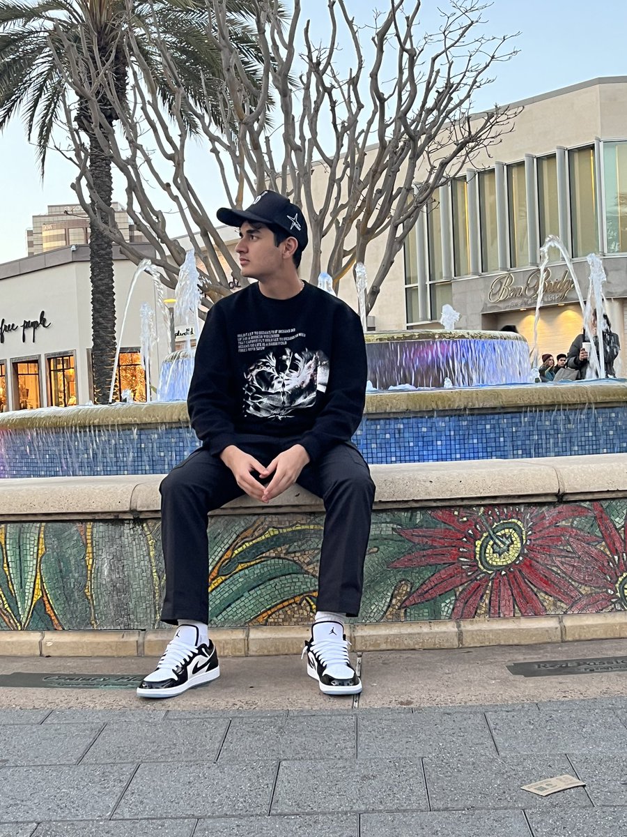 traqzin's tweet image. ALWAYS DR3EAMIN 😴                                   @Clix @DR3AMINClothing @Feldmoon