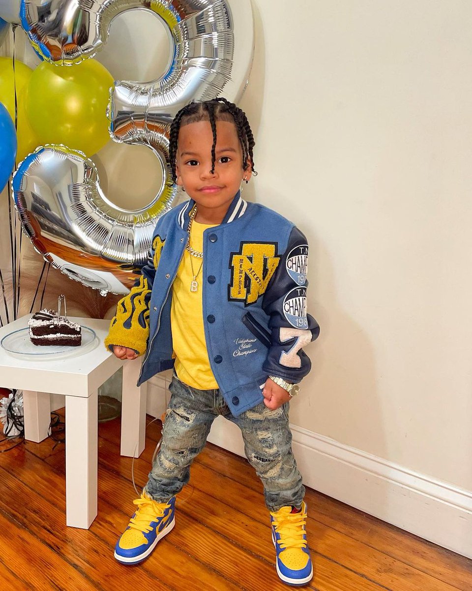 antiguoceano's tweet photo. ⤷ 𝐻𝑎𝑝𝑝𝑦 𝐵𝑖𝑟𝑡ℎ𝑑𝑎𝑦 𝐵𝑟𝑖𝑎𝑛

            ——— #HbdBrian #BrianFest 🎈

Felicidades mi niño hermoso, fue precioso poder compartir contigo el día de hoy 🥰 mereces lo mejor del mundo. https://t.co/FGpQwUoXC3