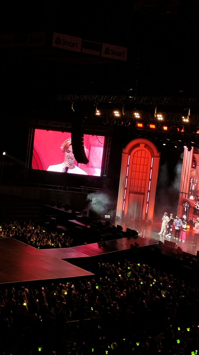 tsukikooooo_'s tweet photo. One of the books. I am so happy to part of this event. Thank you Visions, I had a great time with you. 💚💚 See you soonest.

#WayV_Phantom_in_MANILA 
#WayVinManila https://t.co/zXnT4tnwWM