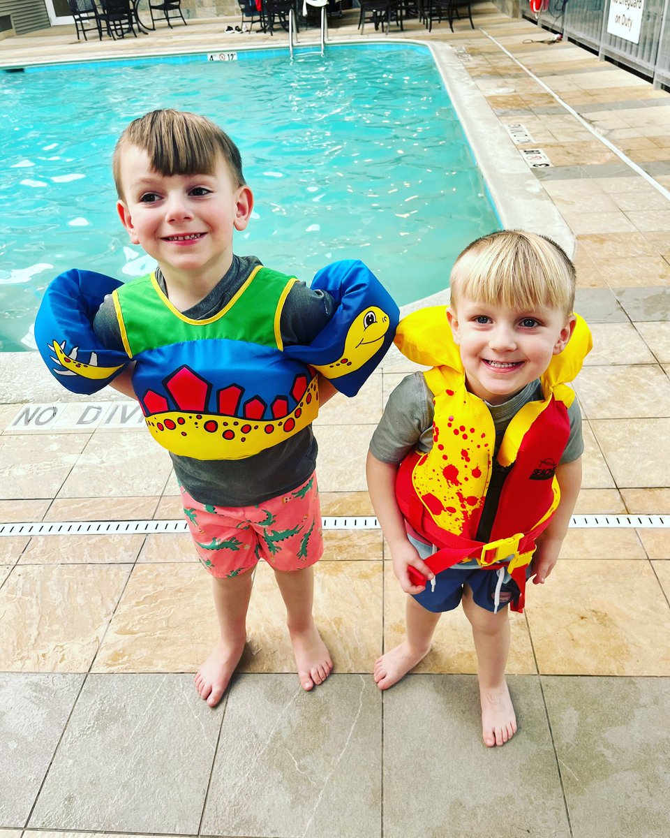 GLWit's tweet image. They don’t see me as much as they’d like with the craziness of my job, but boy do they love when “Mommy’s workin’ hotel” has a pool! ❤️#ADlife @VSADA_802 @NIAAA9100 #ADkids