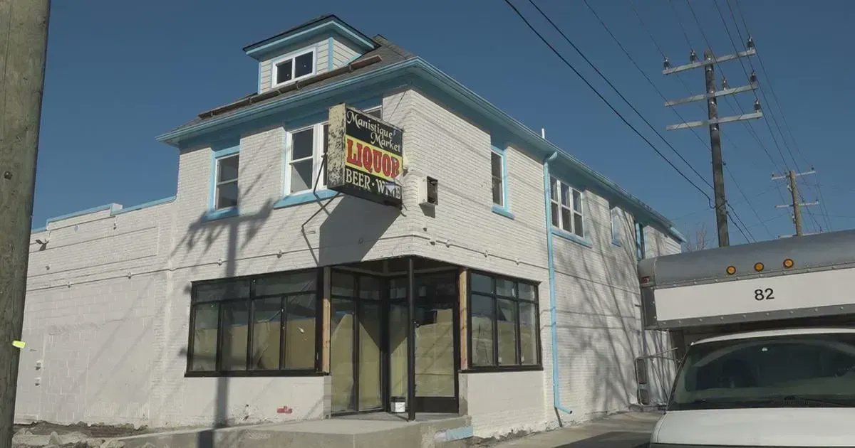 Black-owned grocery store set to open on Detroit's east side cbsn.ws/402Ymk0 via <a href="/CBSDetroit/">CBS Detroit</a>