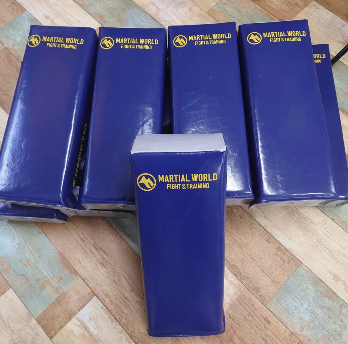 tjik1186's tweet image. MARTIAL WORLD様から提供商品が届きました！！

MARTIAL WORLDさんのキックミットは持ちやすくて蹴りやすくてめっちゃいいです🫡

いつも有難う御座います！
#MARTIALWORLD