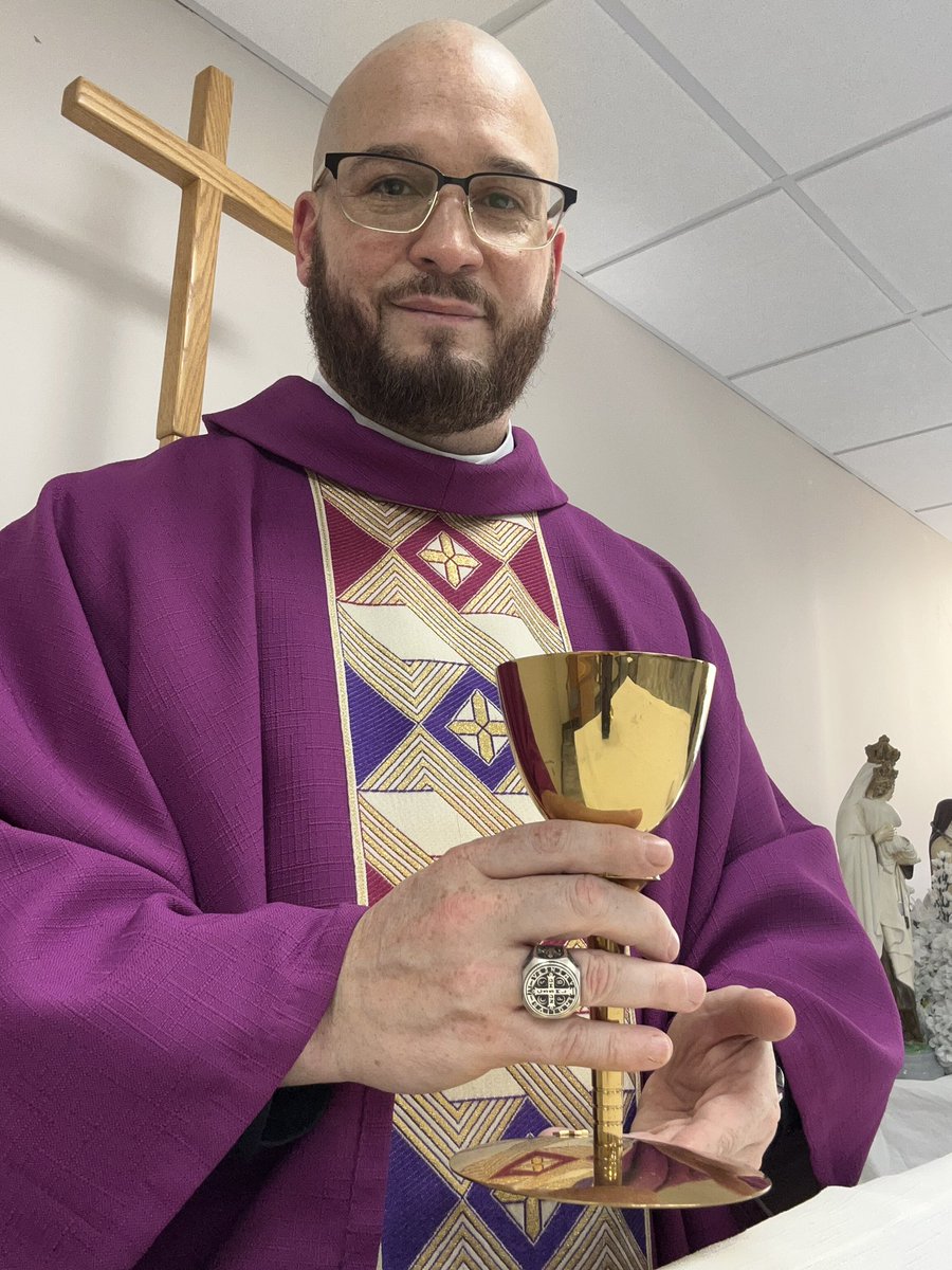rodriquezkelmy's tweet image. Fr. John Kelmy is Celebrating the 5th Sunday of Lent.

#Lent2023 #benedictine #forthamilton #priest