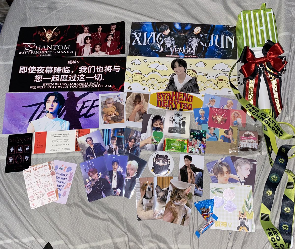 vtotheatothem's tweet photo. thank you for the lovely gifts weishennies! ♥️🫶🏼✨
@blin9blin9dmnd 
@JustProtectNCT 
@florique_ 
@taeoxotiny 
@cartforliu 
@ezyellow 
#WayV_Phantom_in_MANILA 
#WayVMNL2023 
#WayVinManila 
@WayV_official https://t.co/4PEl2lQzVl