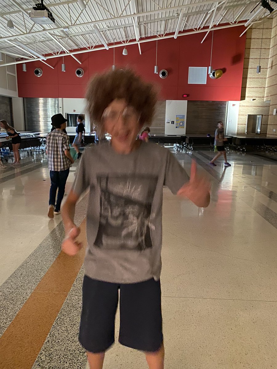 mrfrank4270's tweet photo. 80s dance https://t.co/h1n33MmK0A