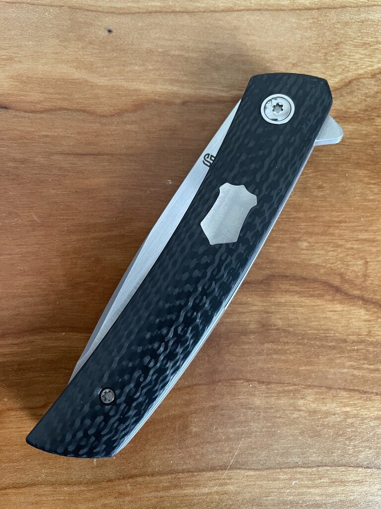 knives_designs's tweet photo. Jared Oeser F22 Review https://t.co/ITRriJOcvv #edc #knife https://t.co/fn3h1BKpg8