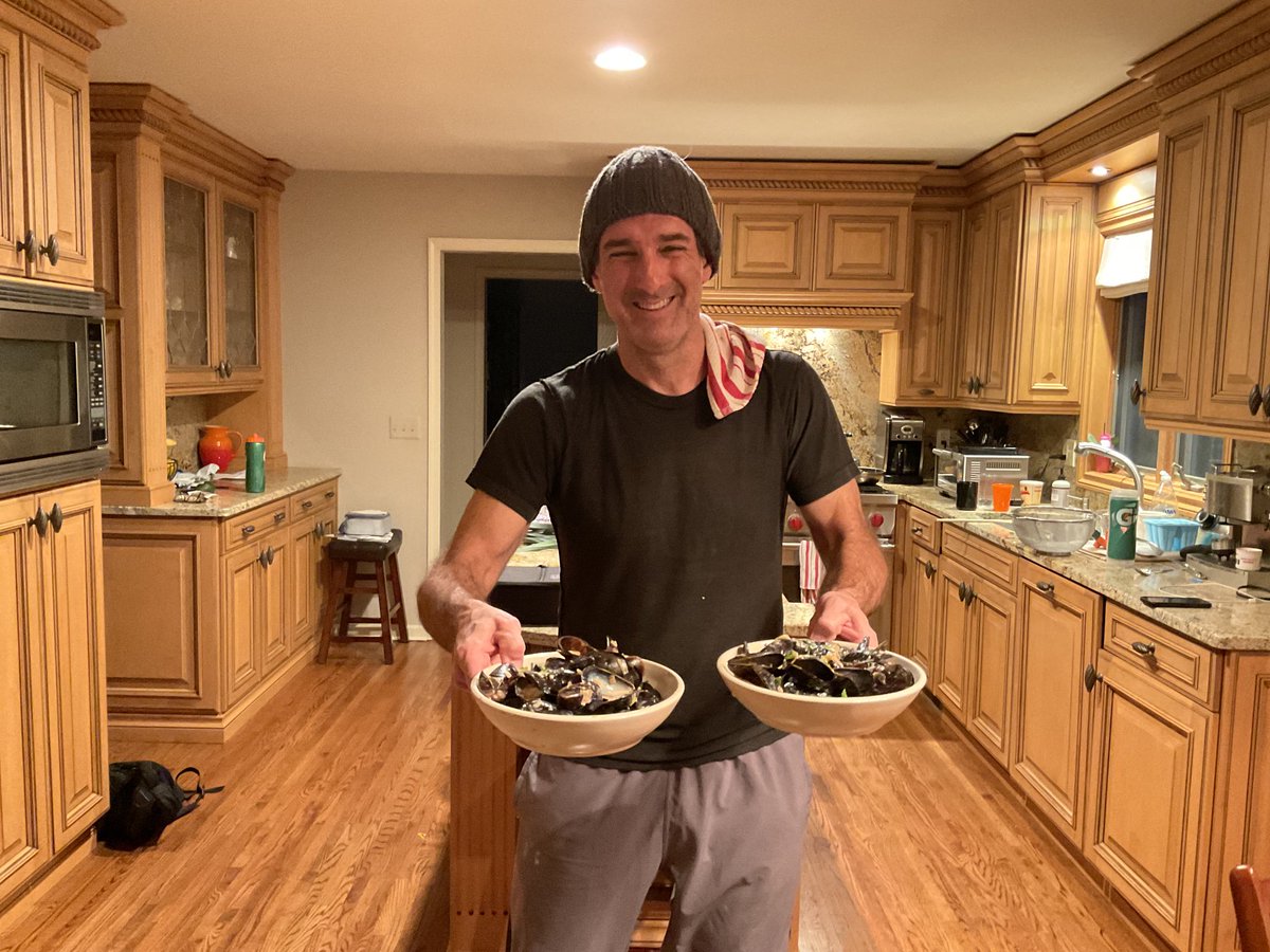 Priory_of_Brian's tweet photo. Continuing the #orvalday celebration into the weekend (as I do)
Cooked up a pot of mussels marinieres (sailor style) with Orval in the sauce. One of my favs! my son Ian is on board the Belgo express!  ⁦@merchantduvin⁩ ⁦@PeerlessBev⁩ ⁦@cicerone⁩ https://t.co/7ZPBeomRcb