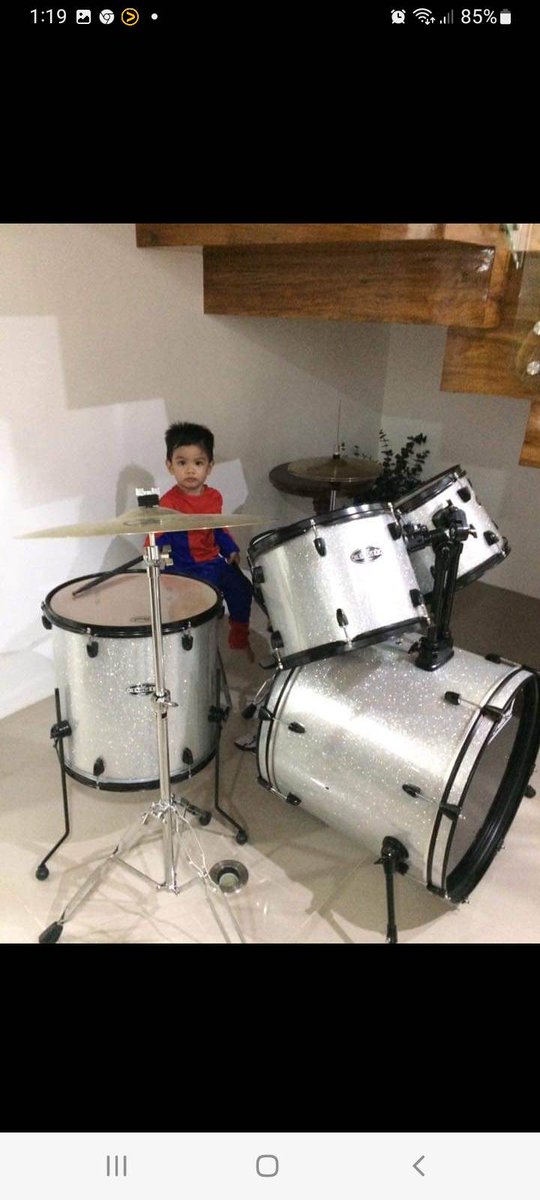 cahlixbread's tweet photo. Ang cute ko pala nung bata ako hehe https://t.co/e4BMgvOuLd