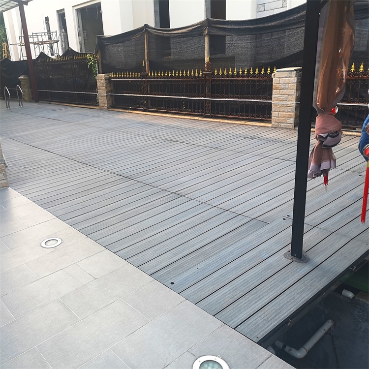 Today, let's introduce another item from our company. It's Automatic Foldable Swim Pool Floor. Do you like it? 😎
swimmingpoolscover.com
#pooldesign
#poolcover
#poolfloor
#swimmingpoolequipment