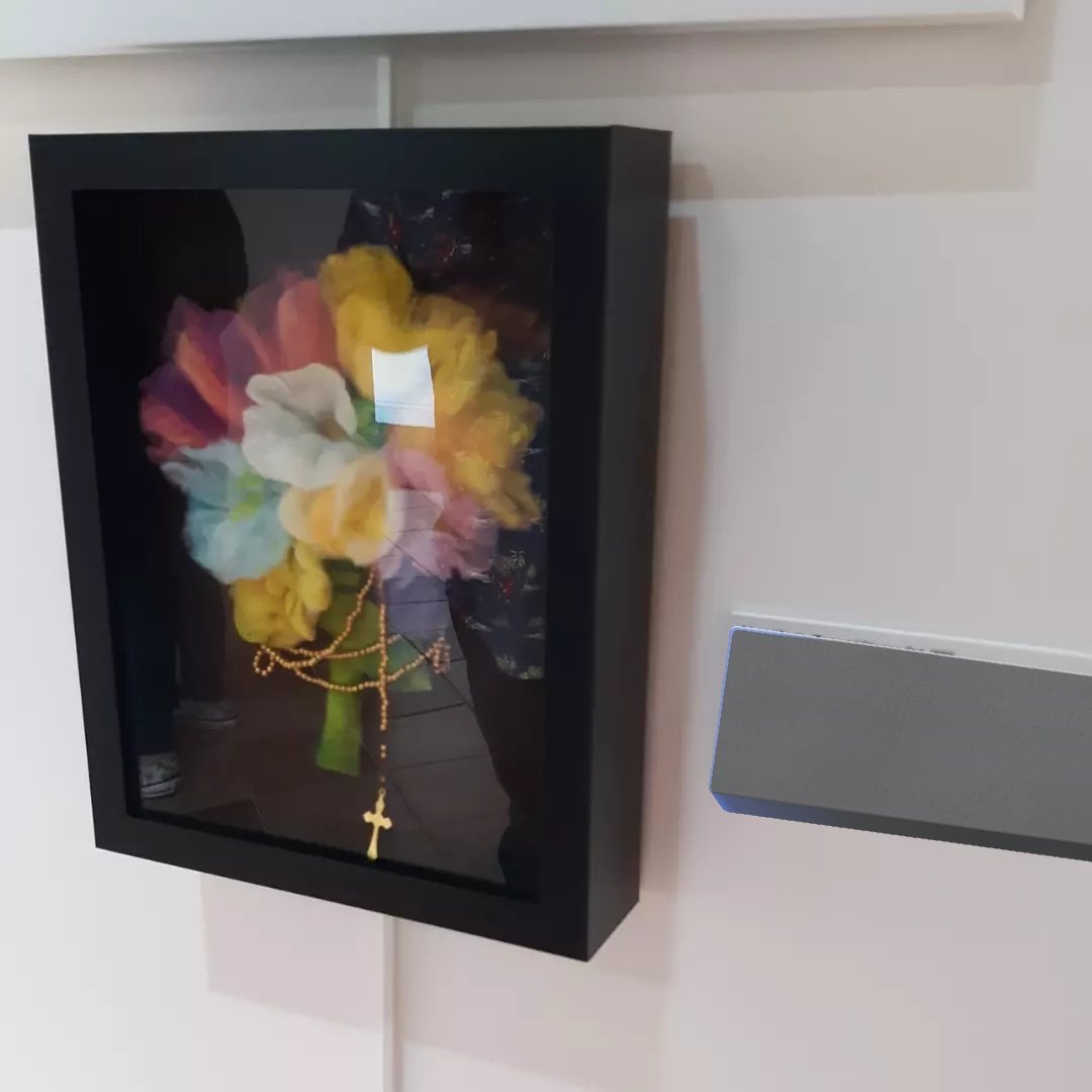 Im in a Gallery or whatever teehee