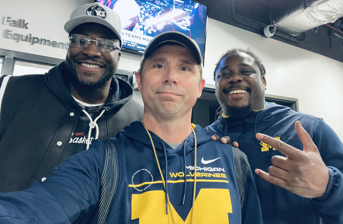 _Rick_Brandt's tweet photo. Look who I found.  Need some socks?! @devingardnerXCI @DenardX https://t.co/5BRb1RsZe6