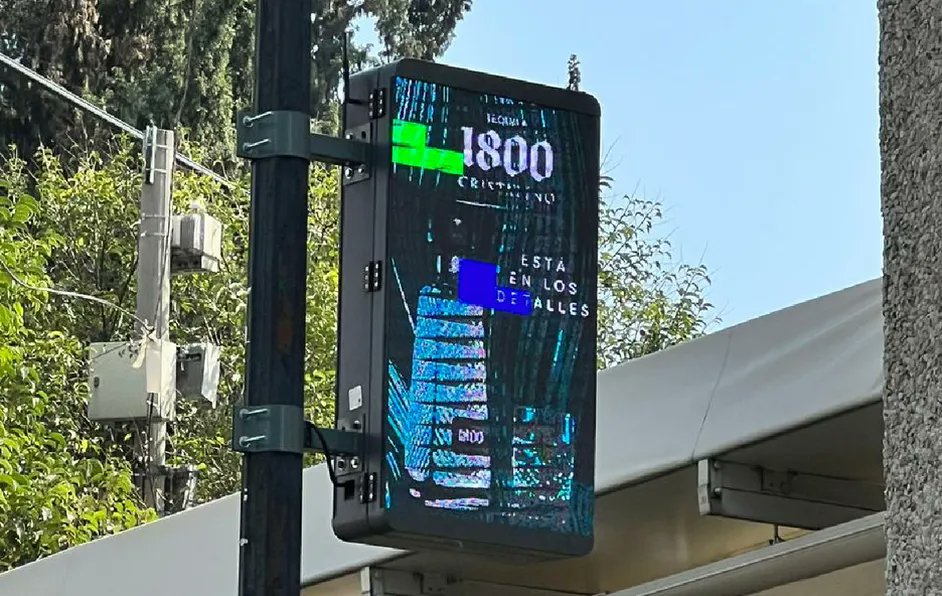 Milenio's tweet photo. Tribunal ordena clausurar pantallas de publicidad ilegal en Polanco

https://t.co/uXGSsIITEF https://t.co/IdBwse2iIQ