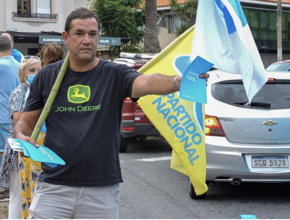 camboue's tweet image. Hoy hace un año que le ganamos a la mentira y al palo en la rueda juntos. El pueblo oriental es sabio. Muchas gracias